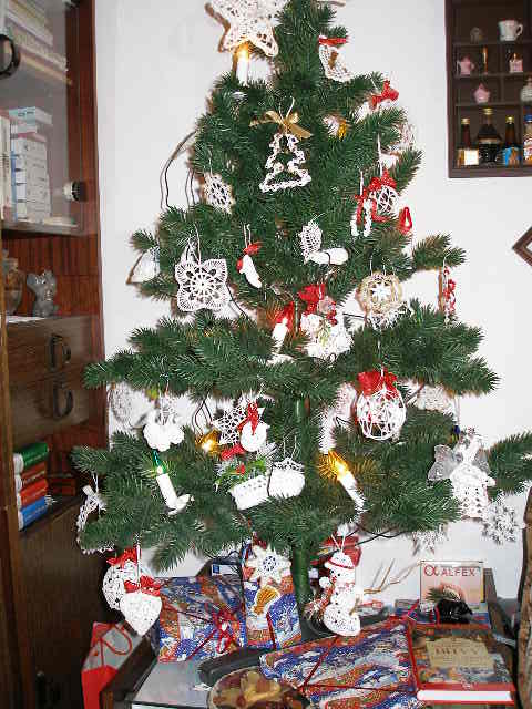 ozdobený vánoční stromek